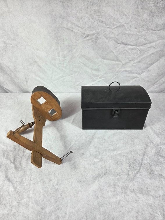 Antique Stereoscope Viewer with Cards
