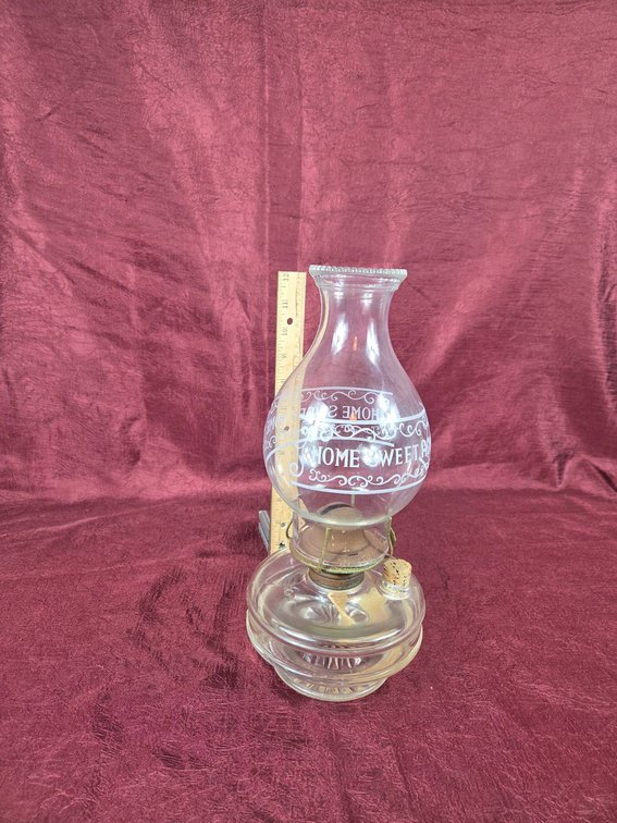 Clear Glass Oil Lamp with 'Home Sweet Home' Motif
