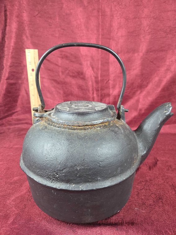 Cast Iron Kettle with Hinged Handle