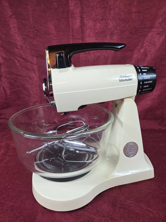 Sunbeam Stand Mixer with Glass Bowl