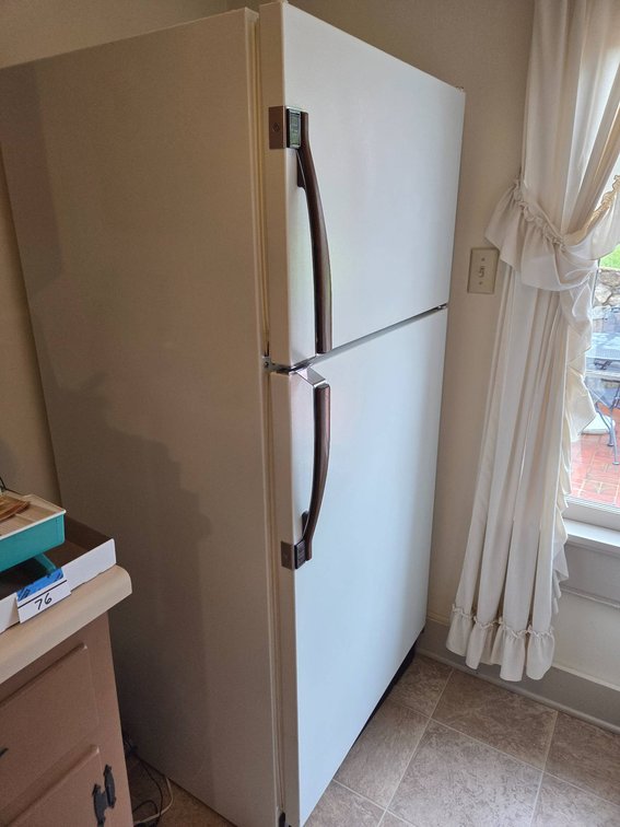 No Frost Refrigerator/Freezer, 16.5 Cu. Ft.