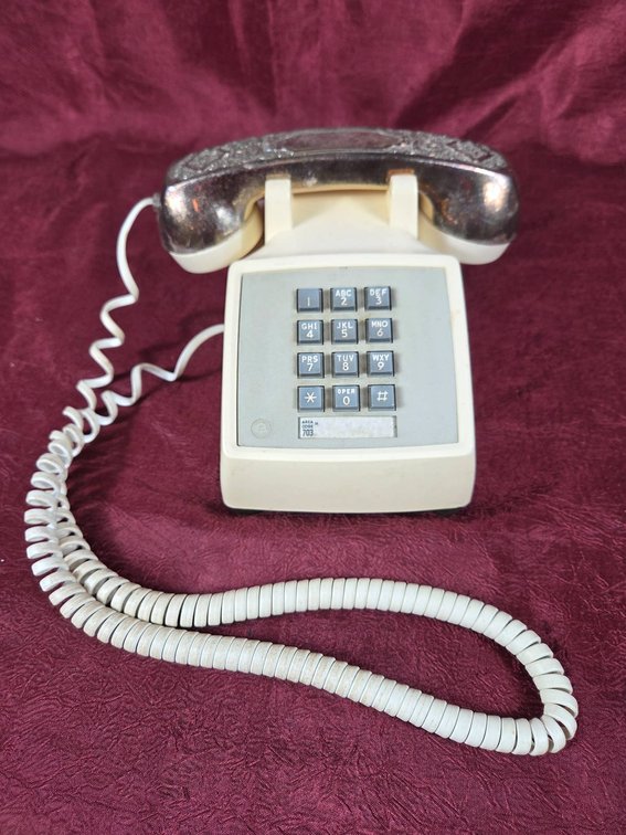 Vintage Western Electric 2500DM Touch-Tone Telephone