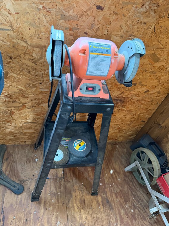 Central Machinery 6-Inch Bench Grinder on Stand
