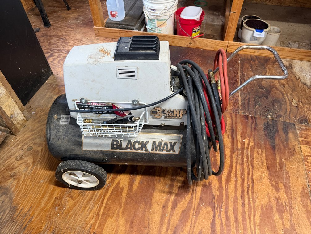 Black Max 3.5 HP Portable Air Compressor