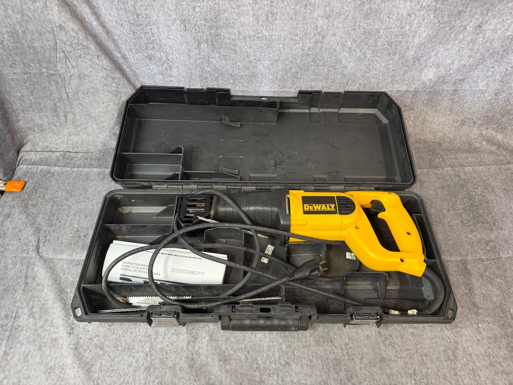 DeWalt Reciprocating Saw with Case