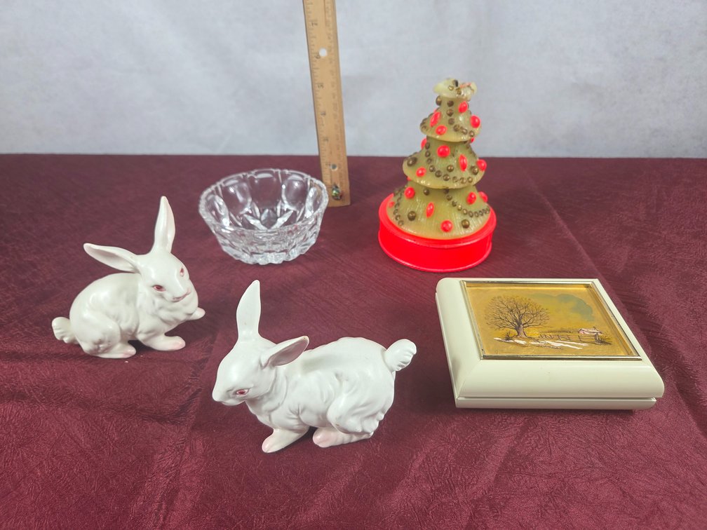Mixed Decorative Arts Assortment