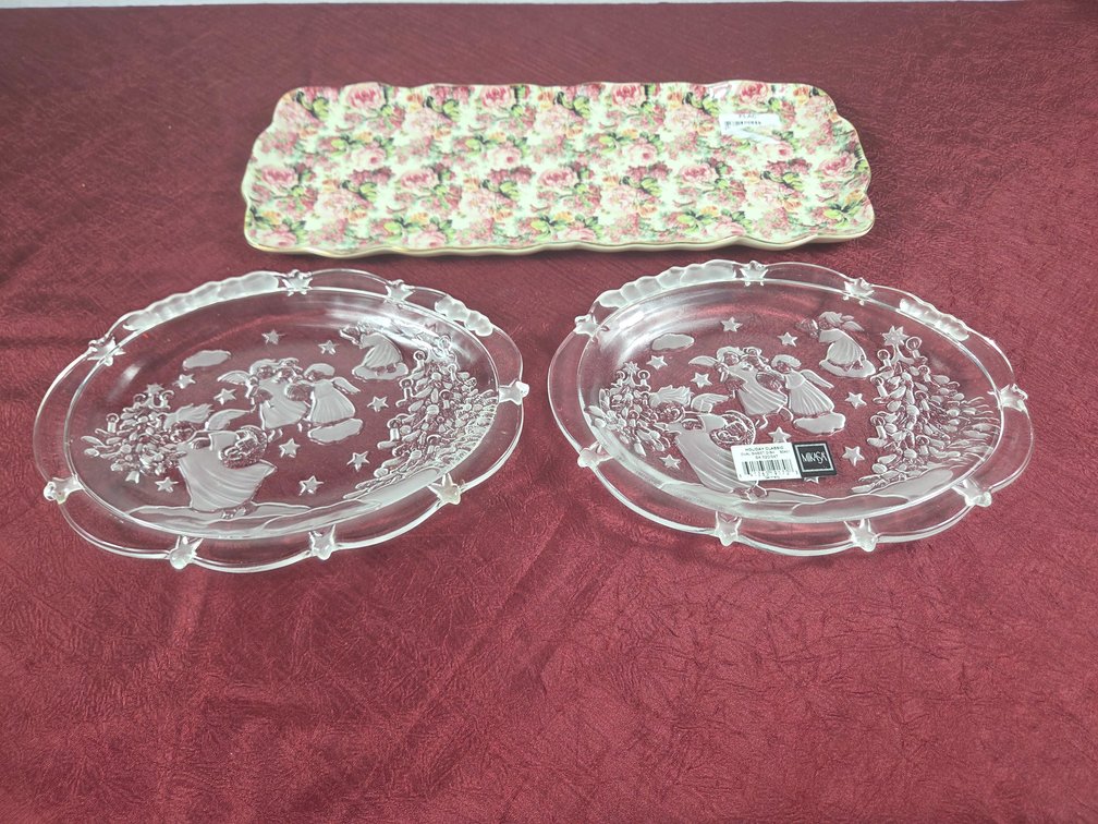 Mikasa Holiday Classic Dishes & Floral Tray