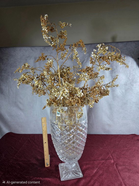 Avitra Hand-Cut Lead Crystal Footed Vase