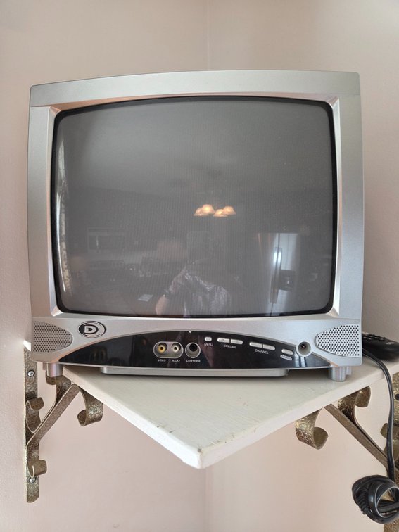 Durabrand DWT1304 CRT Television with Remote Control