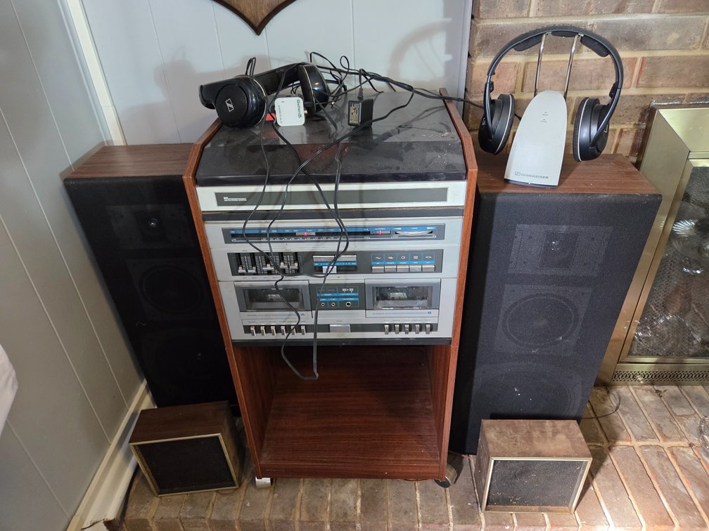 Stereo System Console with Speakers and Headphones