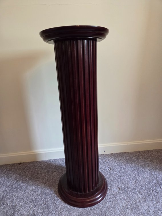 Dark Wood Fluted Column Pedestal Stand
