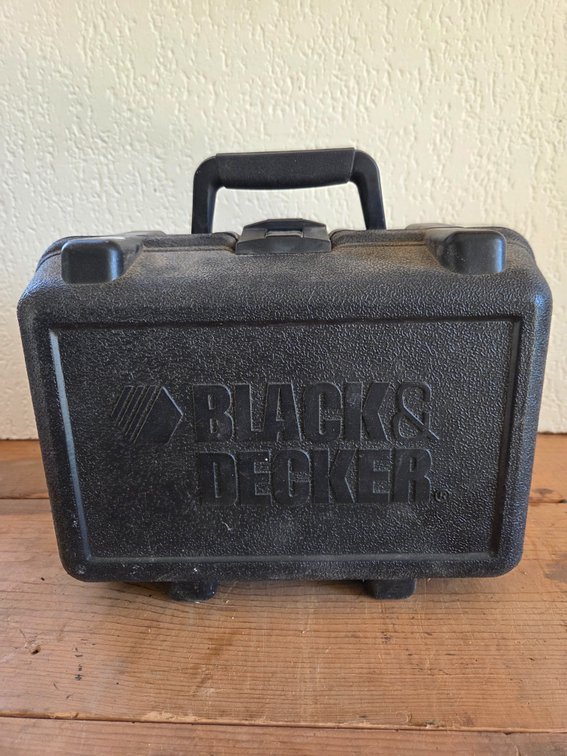 Black & Decker Corded Sheet Sander with Hard Case