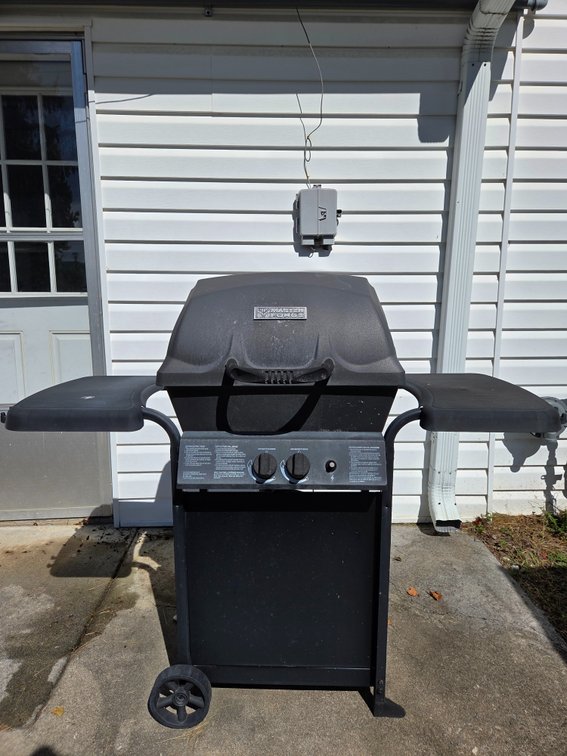 Master Forge 2-Burner Gas Grill with Propane Tank