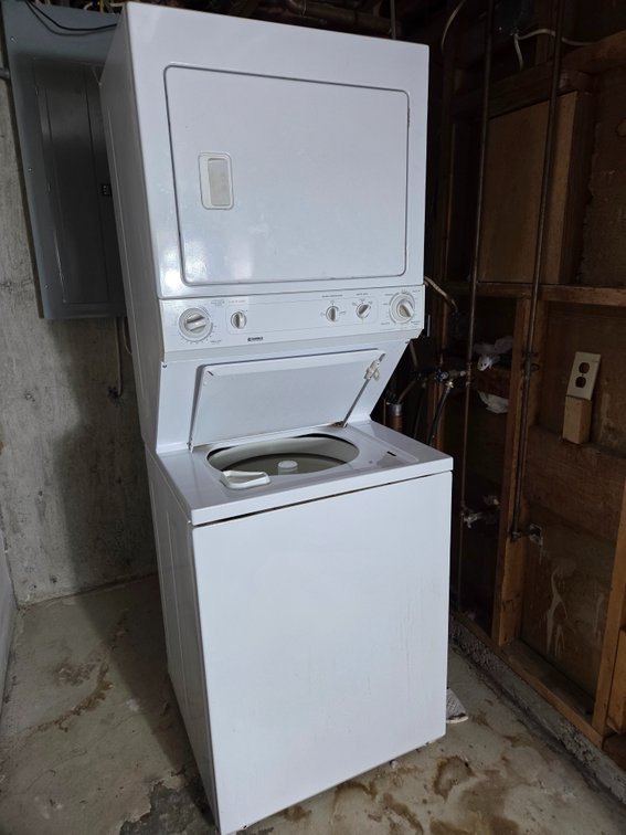 Kenmore 417.98702891 Electric Stacked Laundry Center