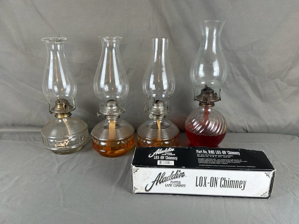 Clear Glass Kerosene Oil Lamps and Chimney