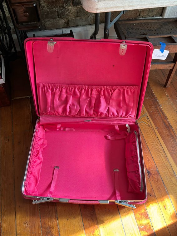 Samsonite Pink Textured Hardshell Suitcase