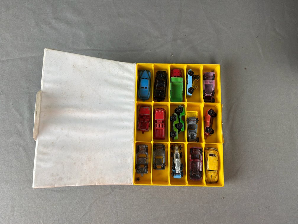 Die-Cast Toy Vehicles with Miniature Car Collection Case