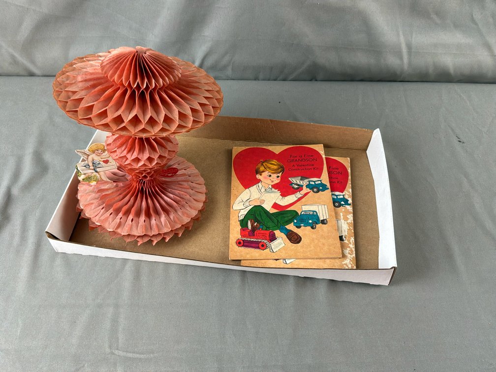 Valentine's Day Honeycomb Centerpiece and Greeting Cards