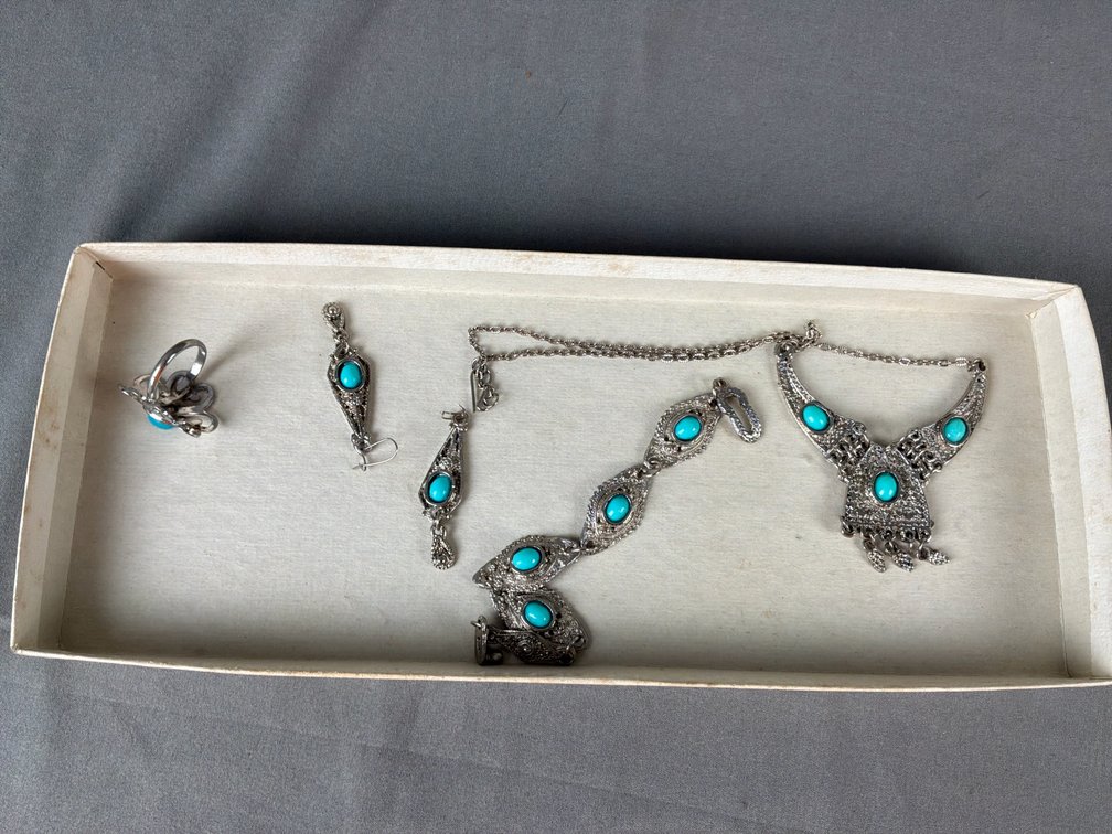 Five-Piece Silver-Tone and Turquoise Cabochon Jewelry Set