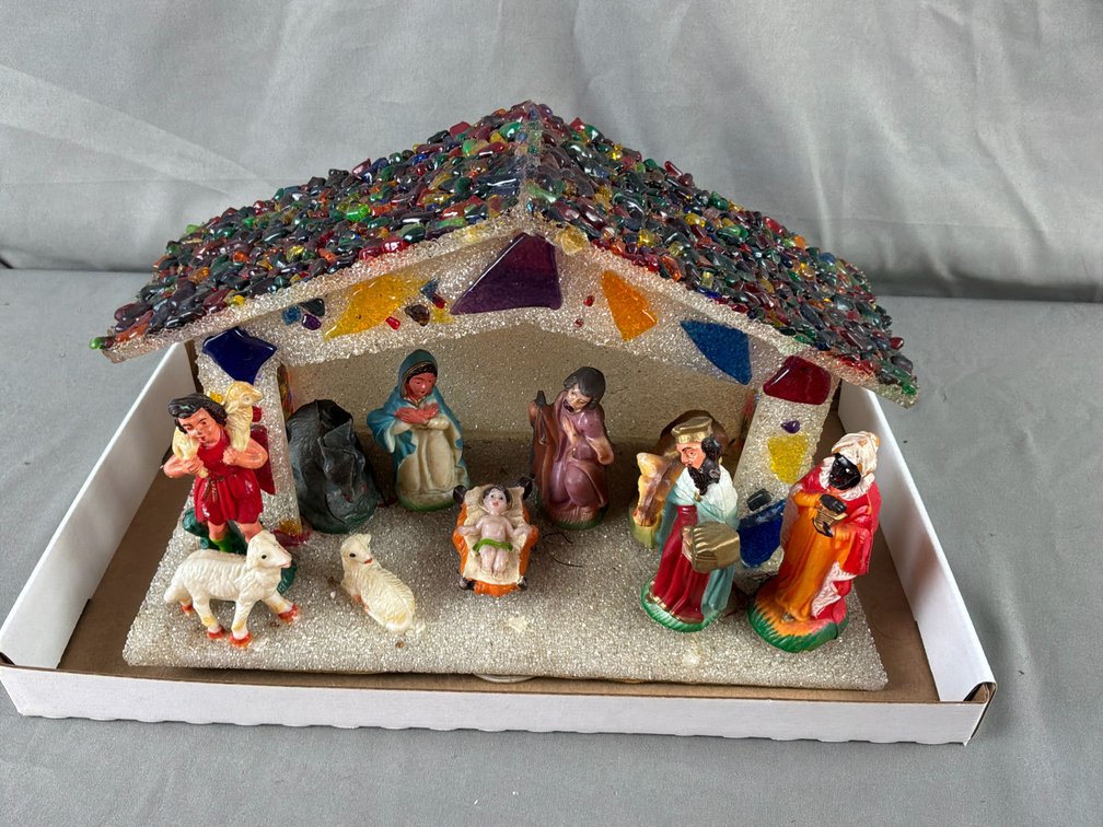 Glittered Nativity Crèche Stable with Figurines