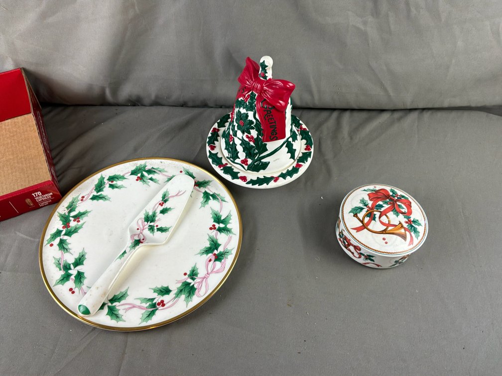 Ceramic Christmas Holly Tableware and Serving Set