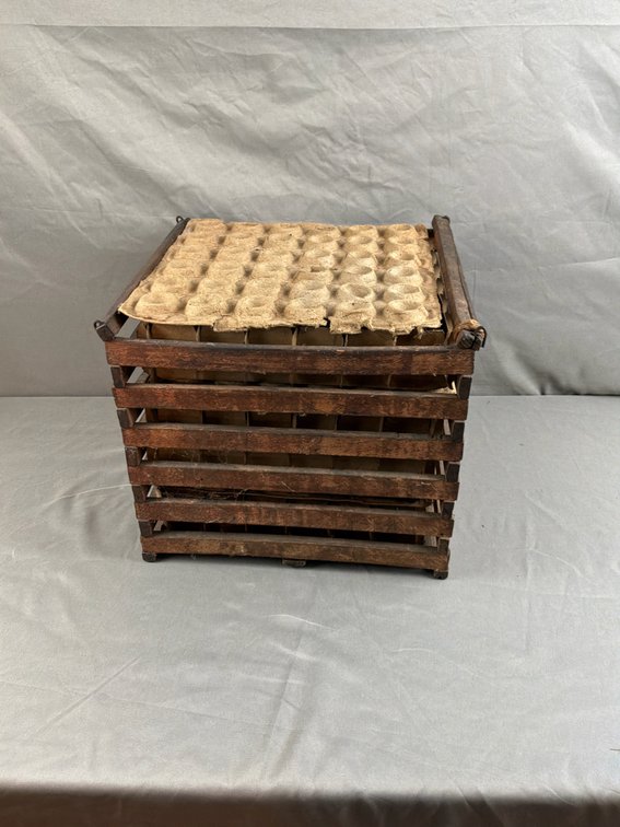 Slatted Wood Egg Crate with Dividers and Pulp Tray