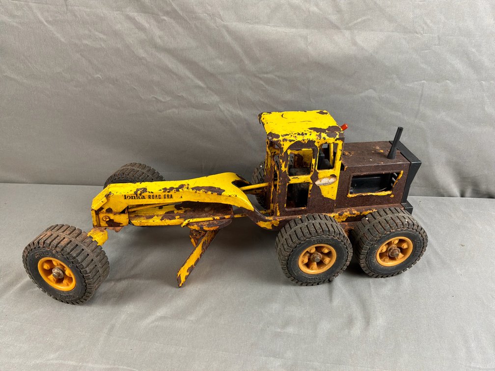 Tonka Pressed Steel Road Grader Toy