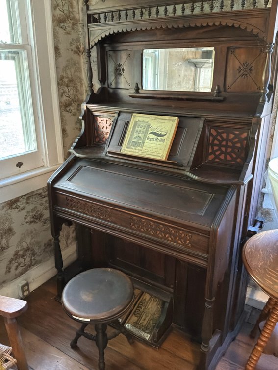 W.W. Kimball Co. Parlor Reed Organ with Swivel Stool