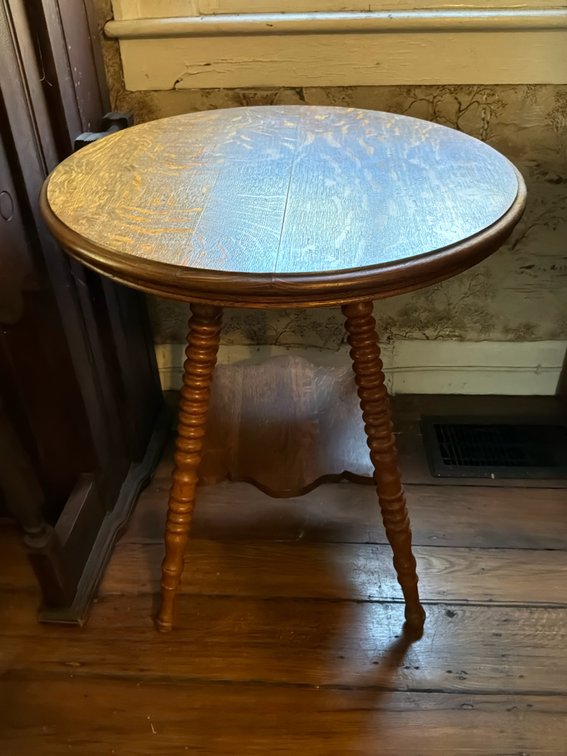 Round Oak Spool-Turned Accent Table