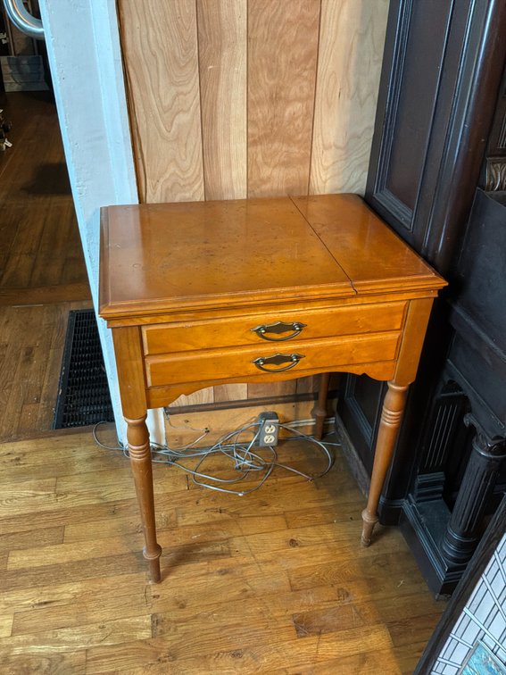 Singer 337 Sewing Machine in Wooden Cabinet