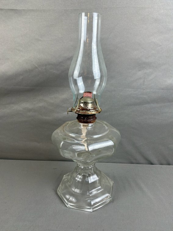 P&A Mfg. Co. Clear Glass Oil Lamp with Chimney