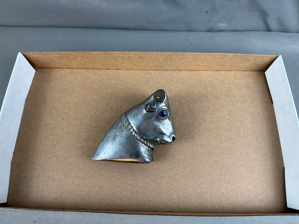 Cast Metal Bull Head Hood Ornament with Translucent Rod