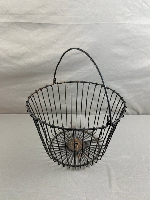 Black Metal Wire Basket with Bail Handle