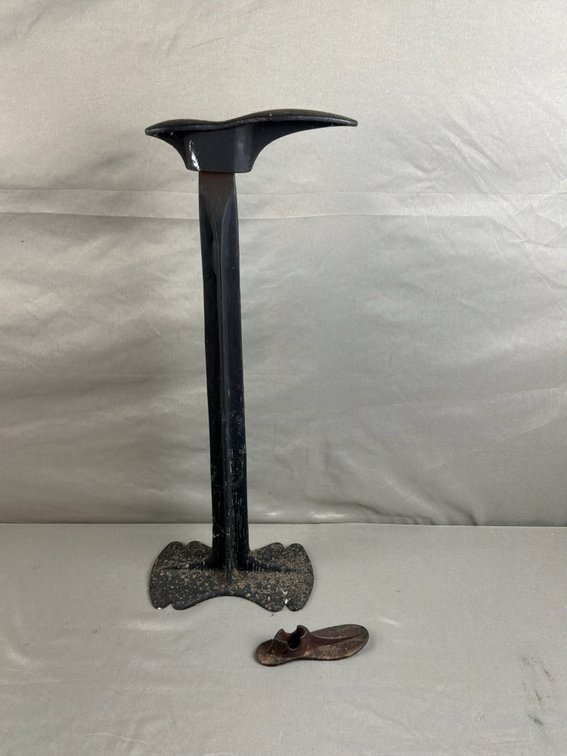 Cast Iron Cobbler Shoe Stand with Shoe Lasts