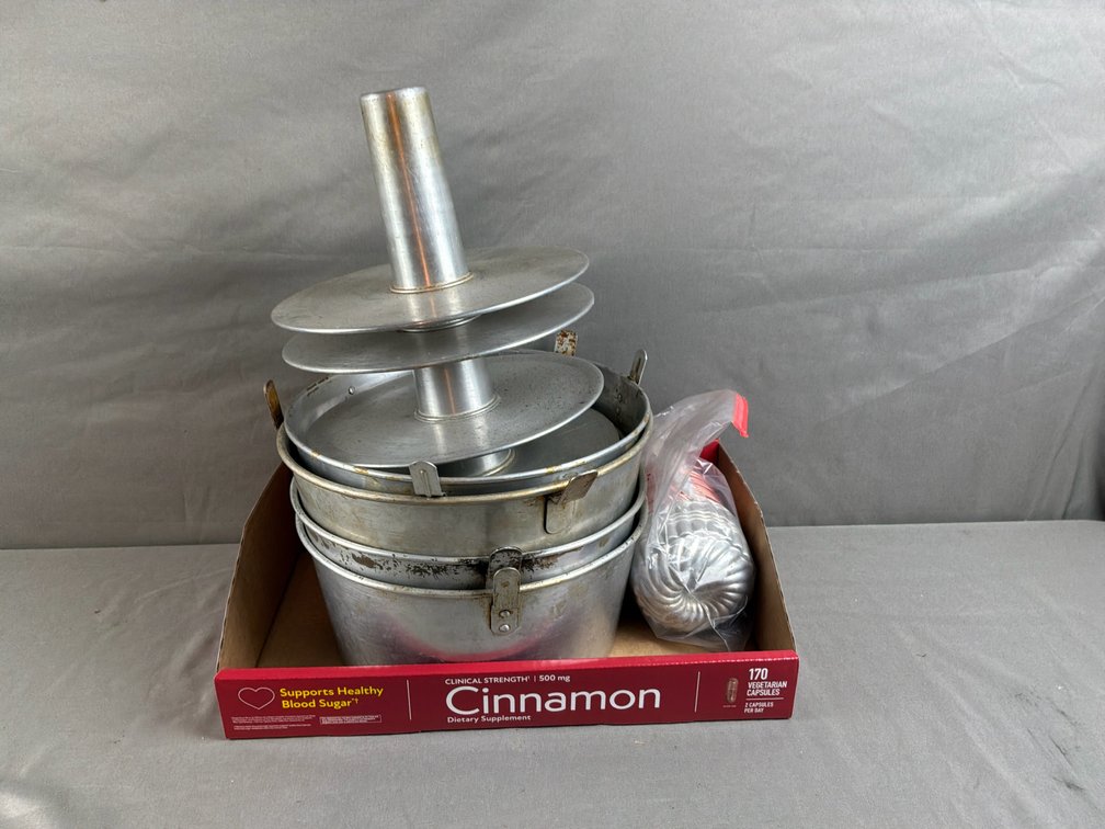 Aluminum Tube Cake Pans and Fluted Metal Molds