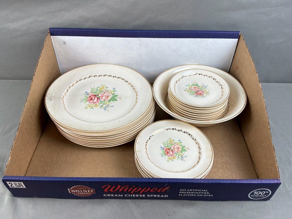Universal-Cambridge Camwood Ivory Ceramic Dinnerware