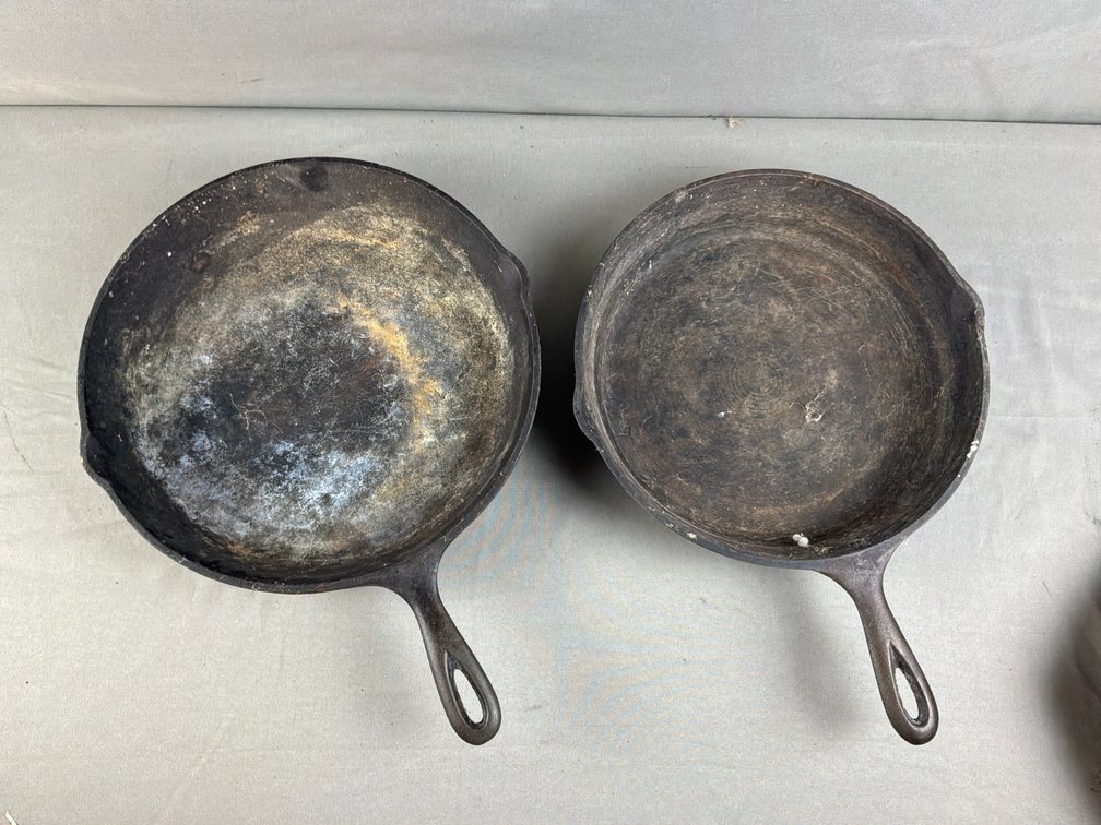 Cast Iron Skillets with Dual Pour Spouts