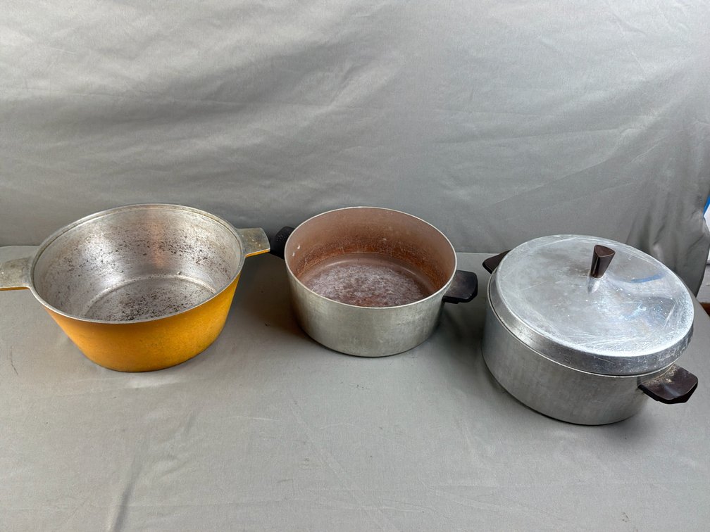 West Bend Aluminum Cooking Pots with Lid