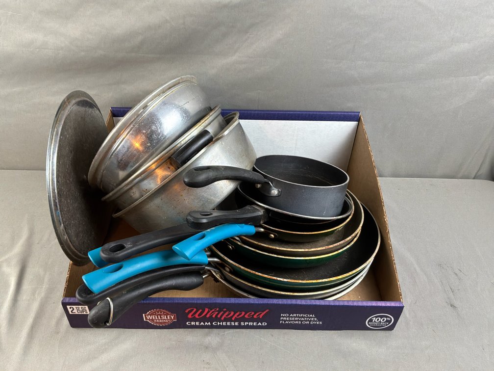 Non-Stick Frying Pans, Saucepans, and Lid