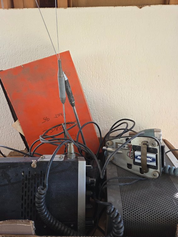 CB Radio Transceivers, Microphone, Antennas, and Manuals