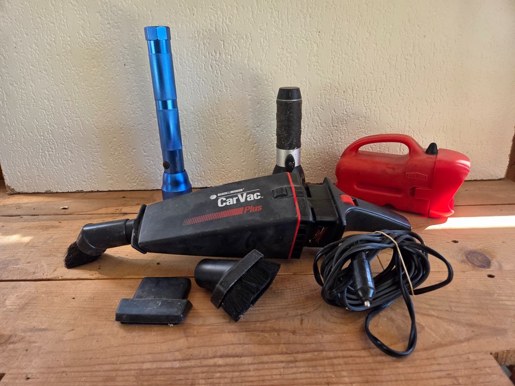 Handheld 12V Car Vacuum and Three Flashlights