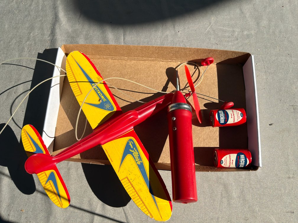 Electronic Super Flash Toy Airplane with Controller and Batteries