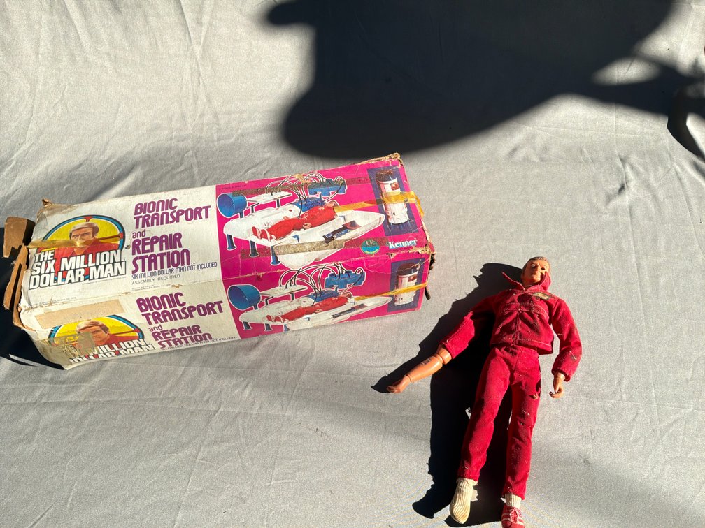 Kenner The Six Million Dollar Man Action Figure and Box