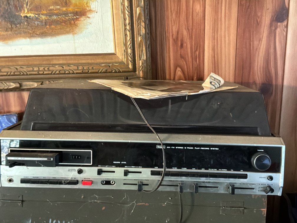 Sears 400.91742 500 AM-FM Stereo 8-Track Play-Record System