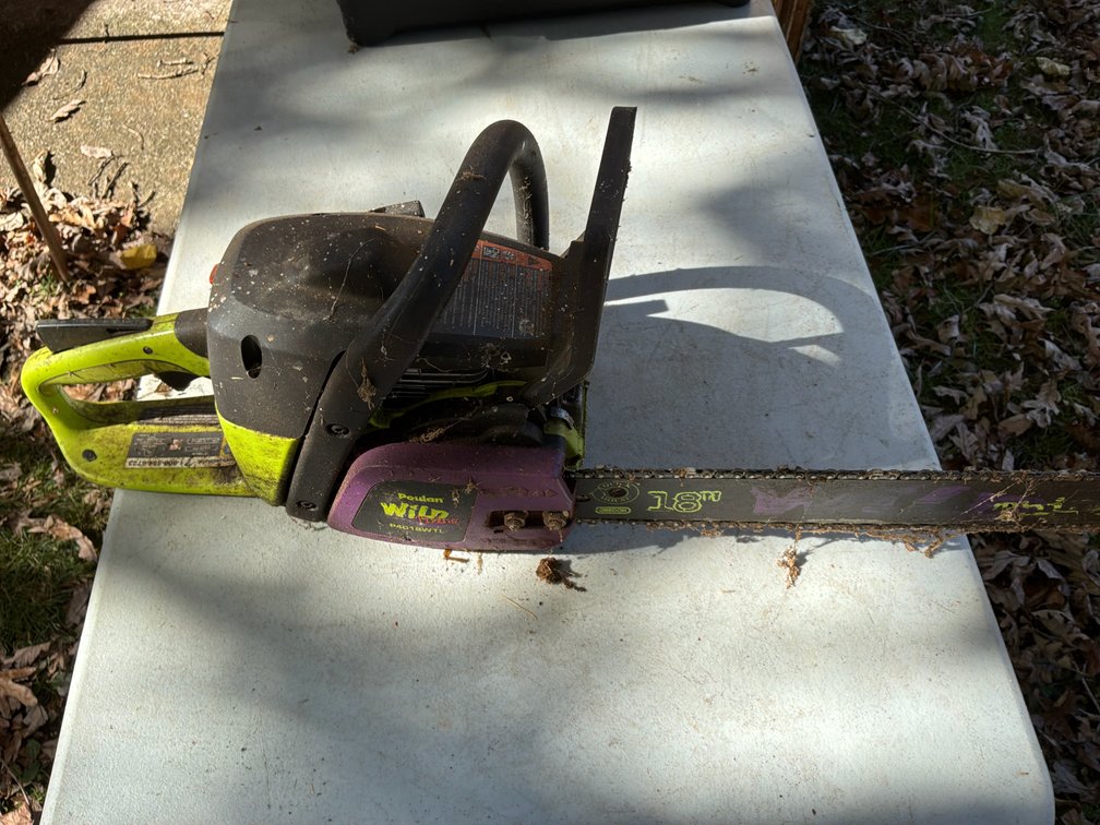 Poulan Wild Thing P4018WTL 18 in Gas Chainsaw