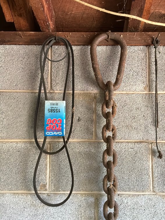 Heavy-Duty Steel Rigging Chain and V-Belt
