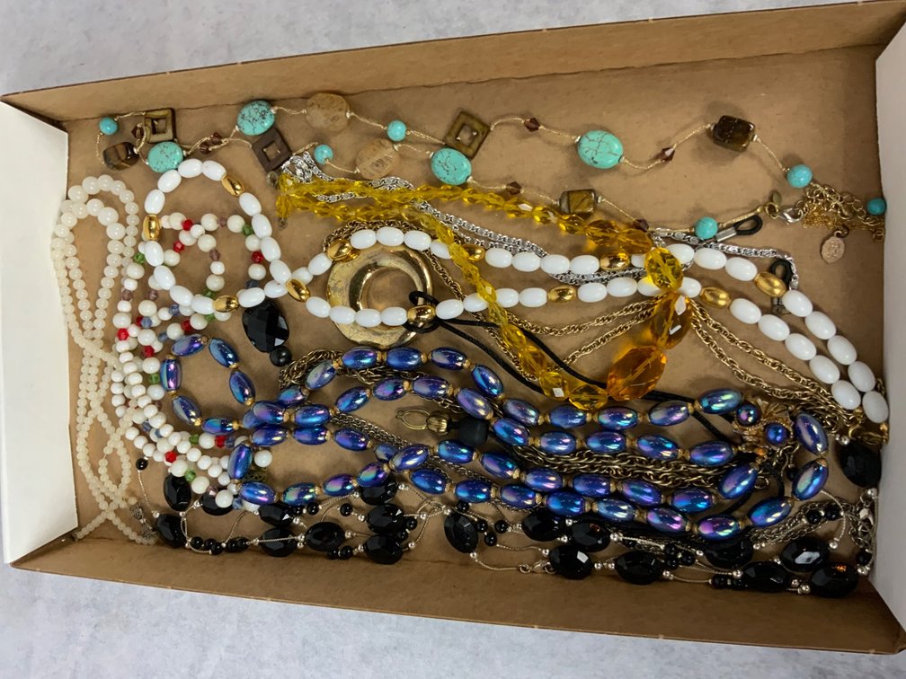 Costume Jewelry Necklaces Lot