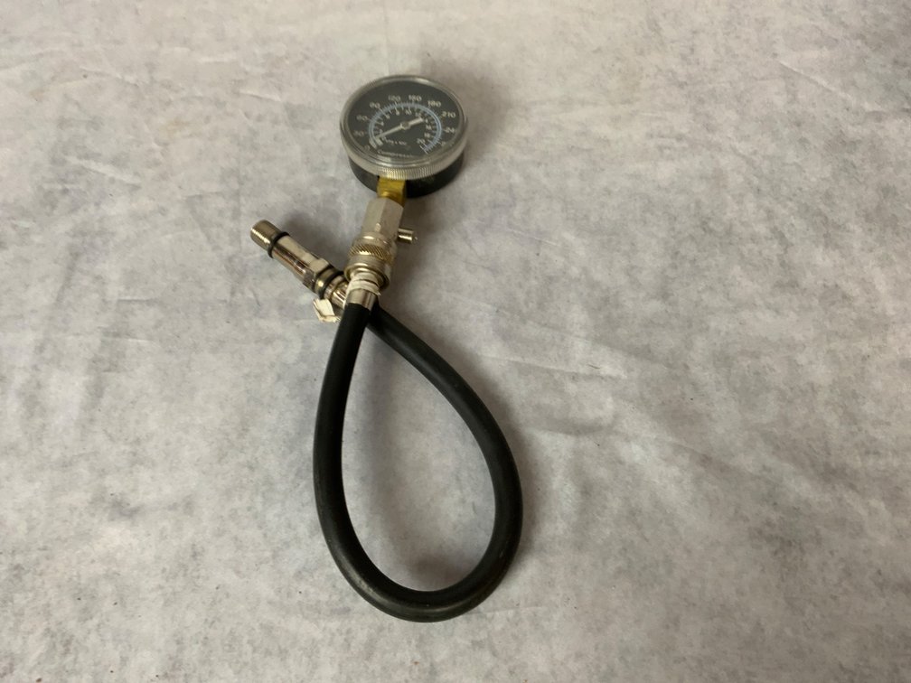 Compression Tester with Hose and Gauge