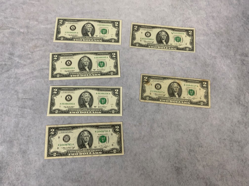 Six U.S. $2 Federal Reserve Notes