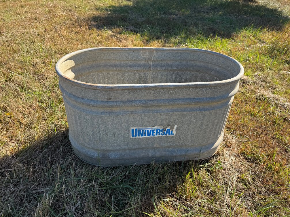 100 gallon galvanized watering trough
